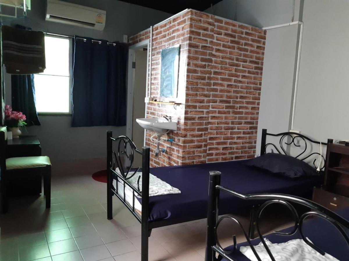 Norch'S Hostel Bangkok Exterior photo